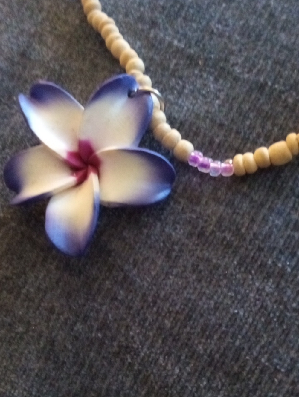 Vintage Hawaiian Plumeria Flower Pendant Beaded Necklace - Picture 7 of 8
